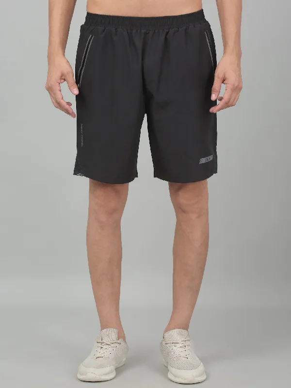 Men's Pants with Appliqué DetailsMen's Grey Solid Activewear Shorts