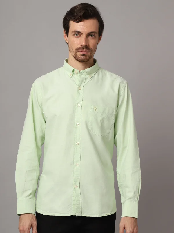 Men's Slim-Fit Shirts for a Flattering ShapeMen's Light Green Casual Plain Full Sleeve Shirt