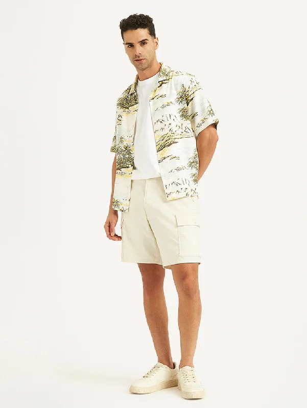 Men's Pants with Contrast Fabric PanelsMen's White Regular Fit Shorts