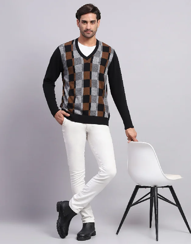 Men's Sweaters for Outdoor ActivitiesMen Black Self Design V Neck Full Sleeve Pullover